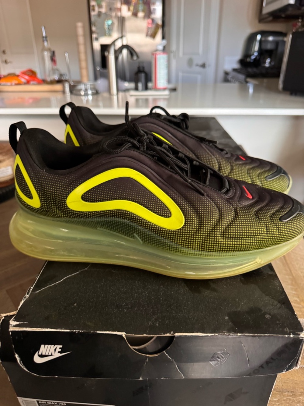 ⚡️ Nike Air Max 720 Black/Volt Crimson – Men’s Size 13 – Full Air Bubble ⚡️